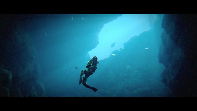 Under the Waves Gameplay Screenshot